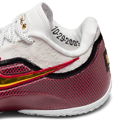 NIKE LEBRON シューズ ホワイト/レッド　バッシュ　レブロン NIKE LEBRON シューズ ホワイト/レッド バッシュ レブロン NIKE公式